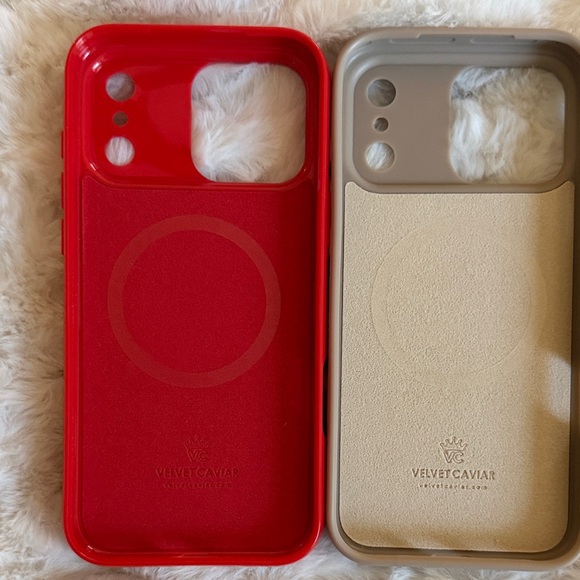 2 Velvet Cavair IPhone 17 Pro Max Cases. Brand new! - Picture 2 of 5